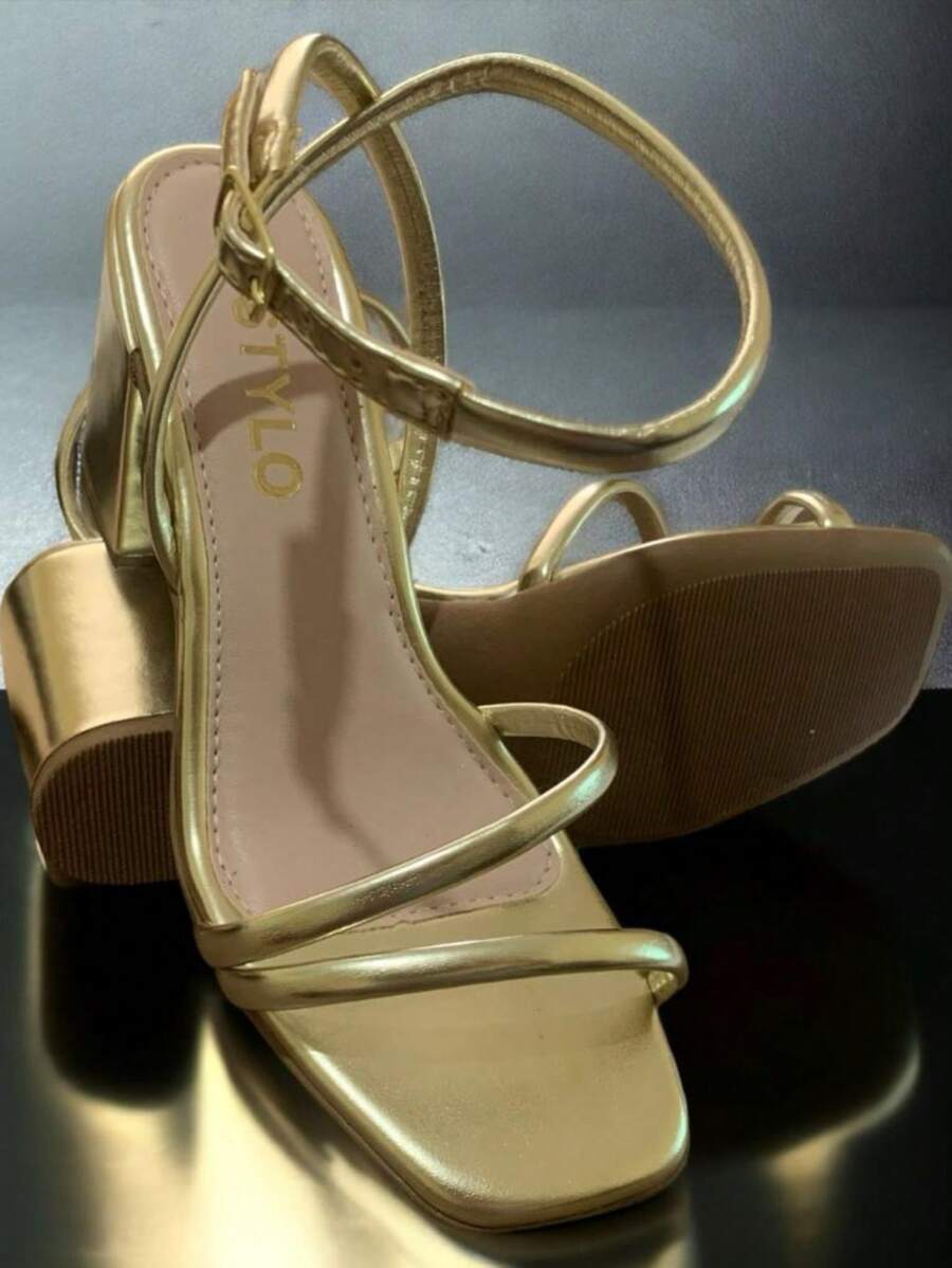 Woman's Kitten heel