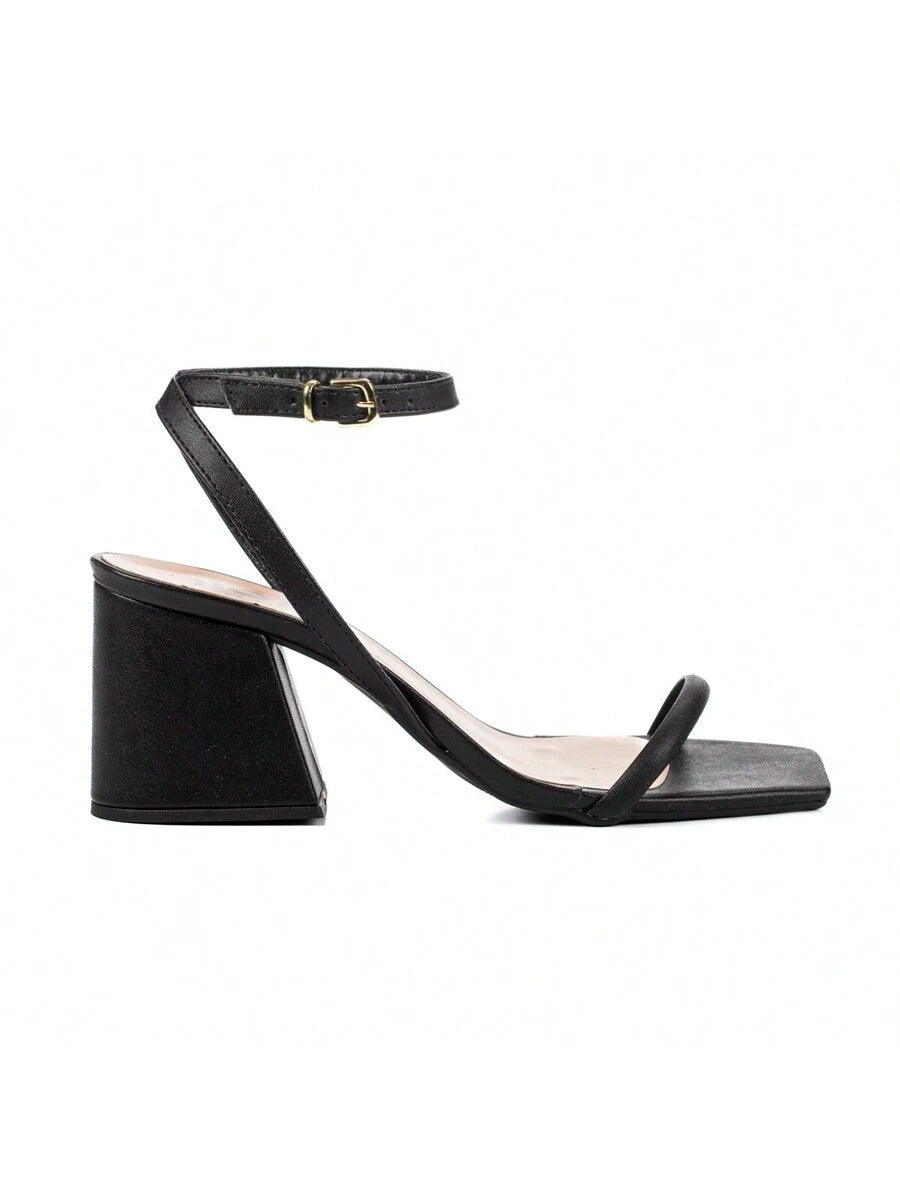 Woman's Kitten heel