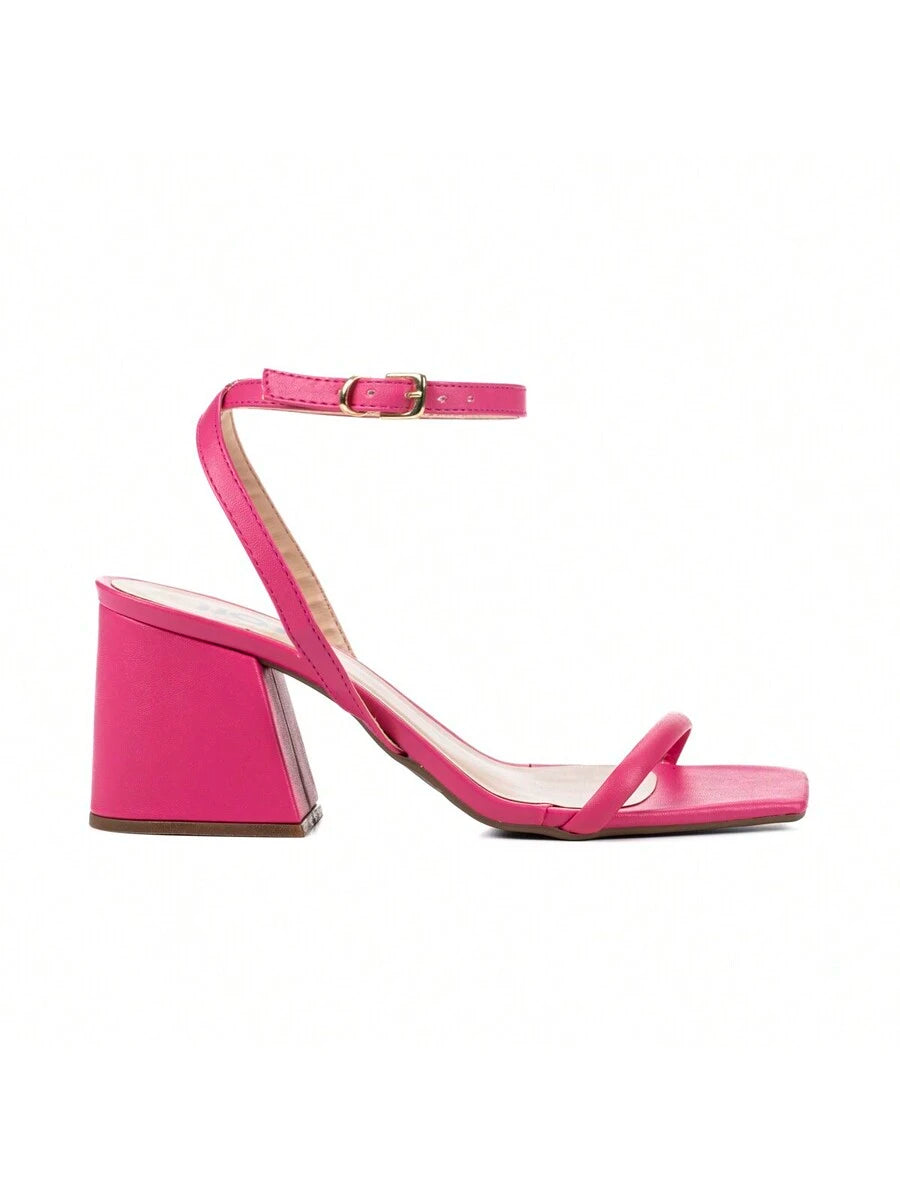 Woman's Kitten heel