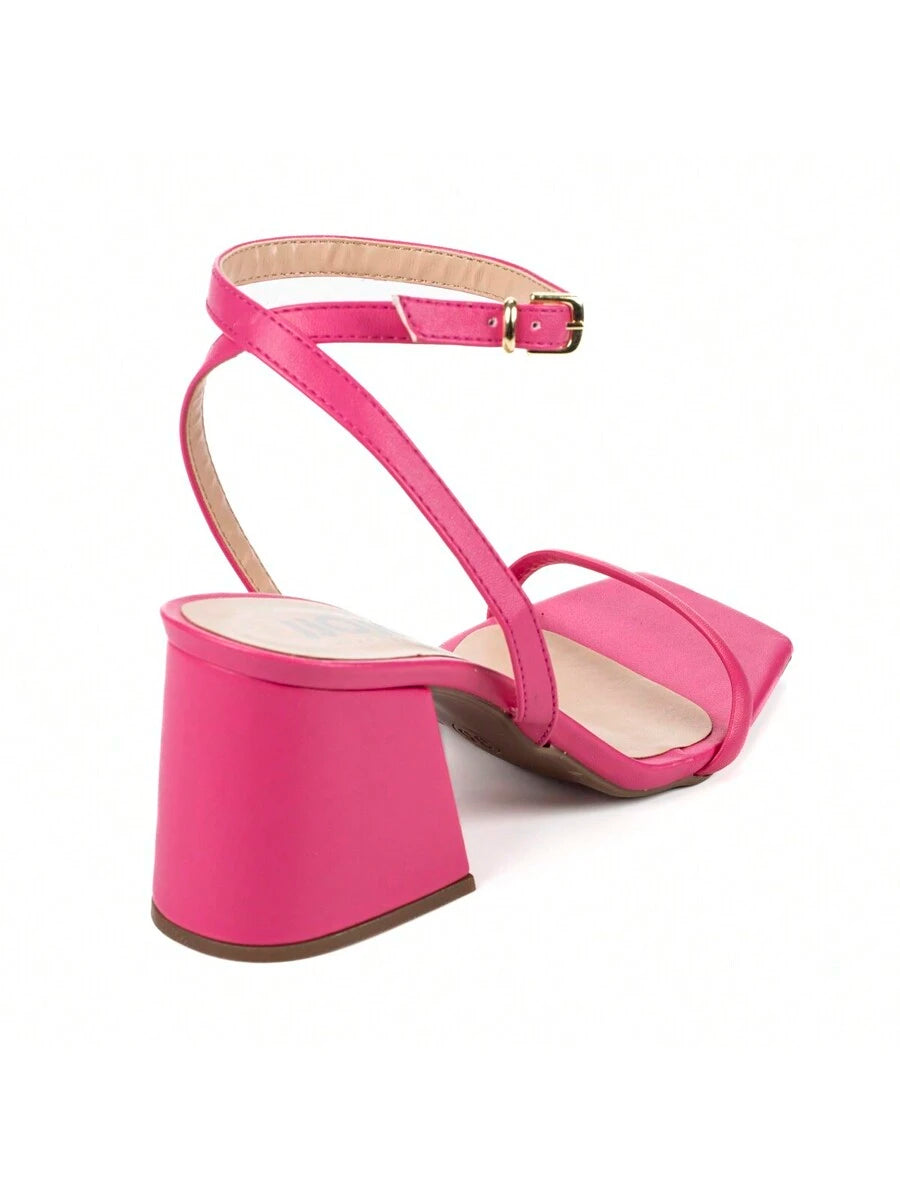 Woman's Kitten heel