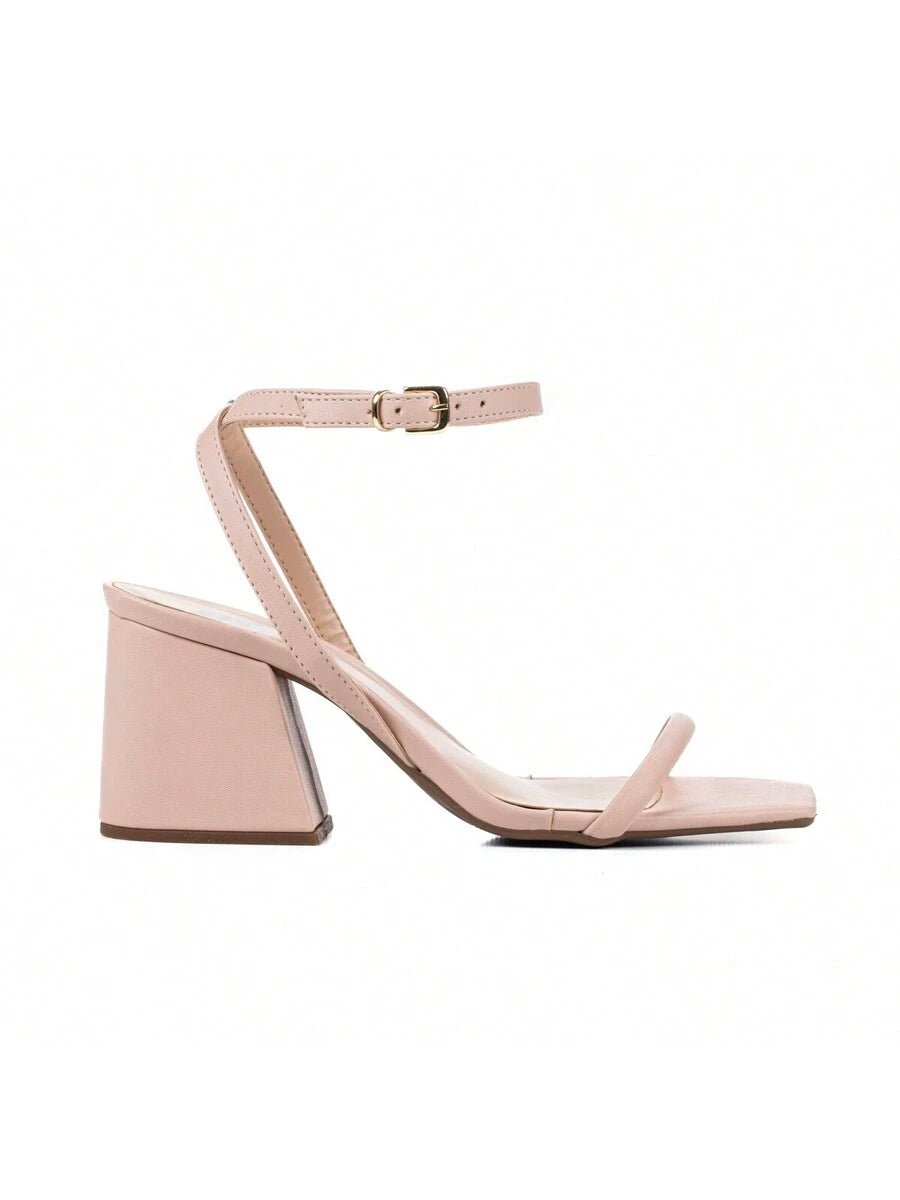 Woman's Kitten heel