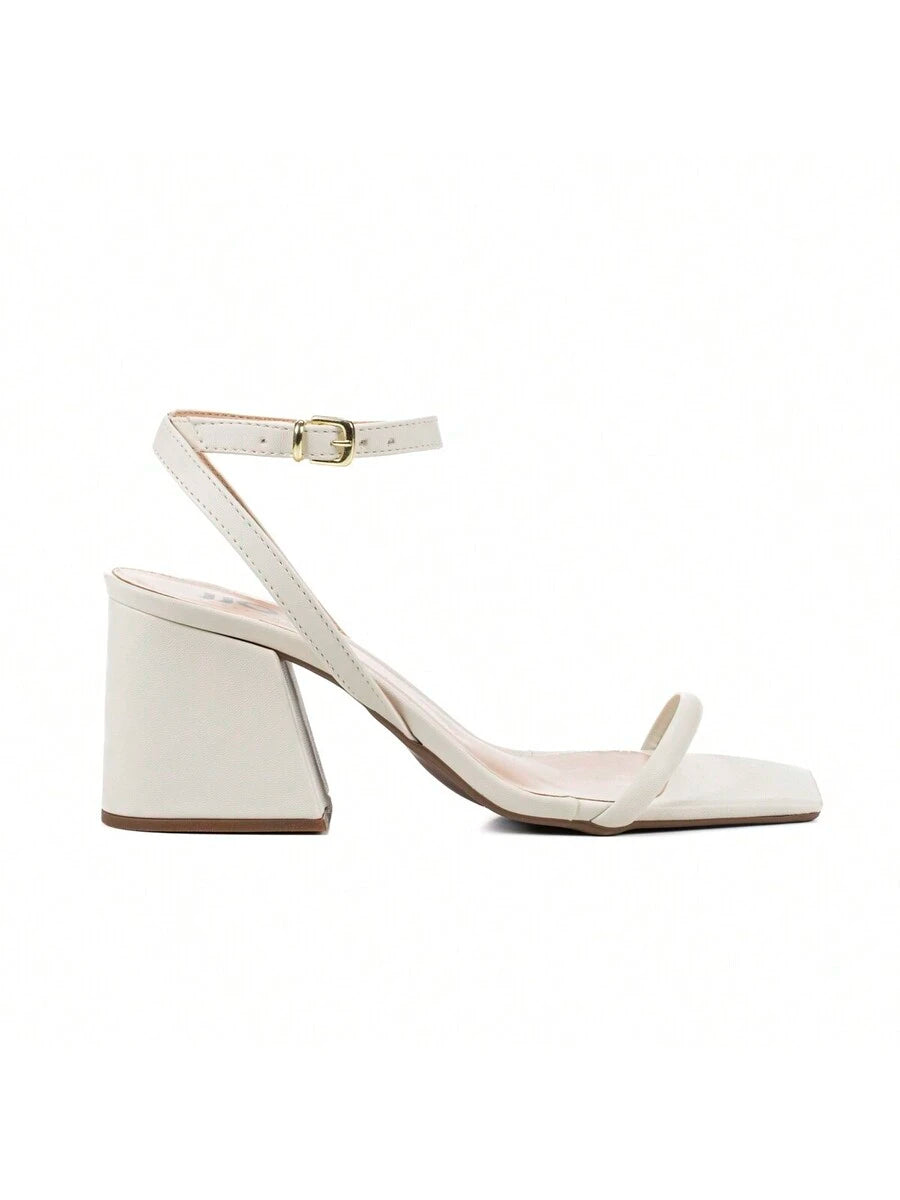 Woman's Kitten heel