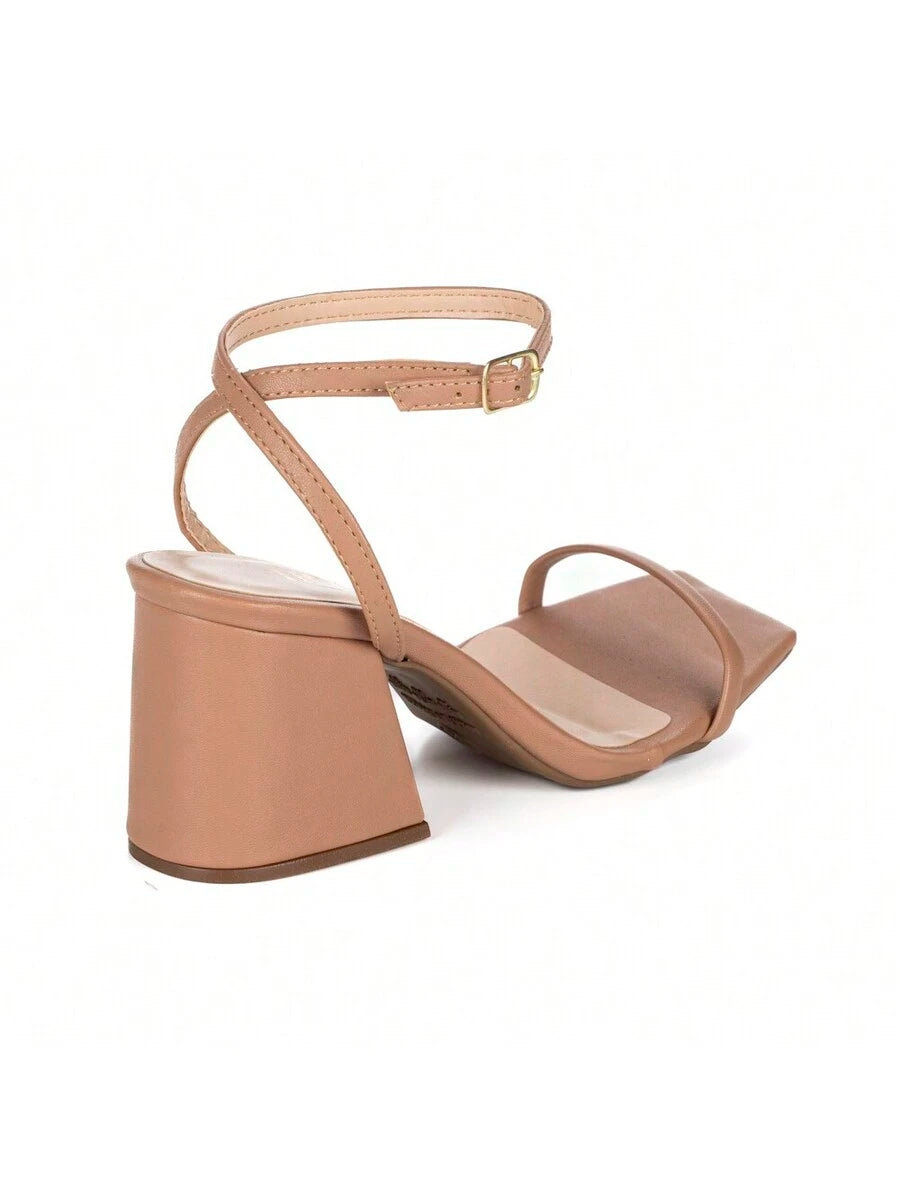 Woman's Kitten heel