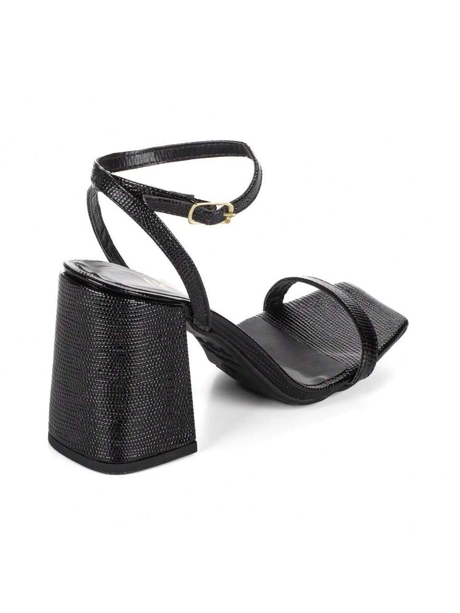 Woman's Kitten heel