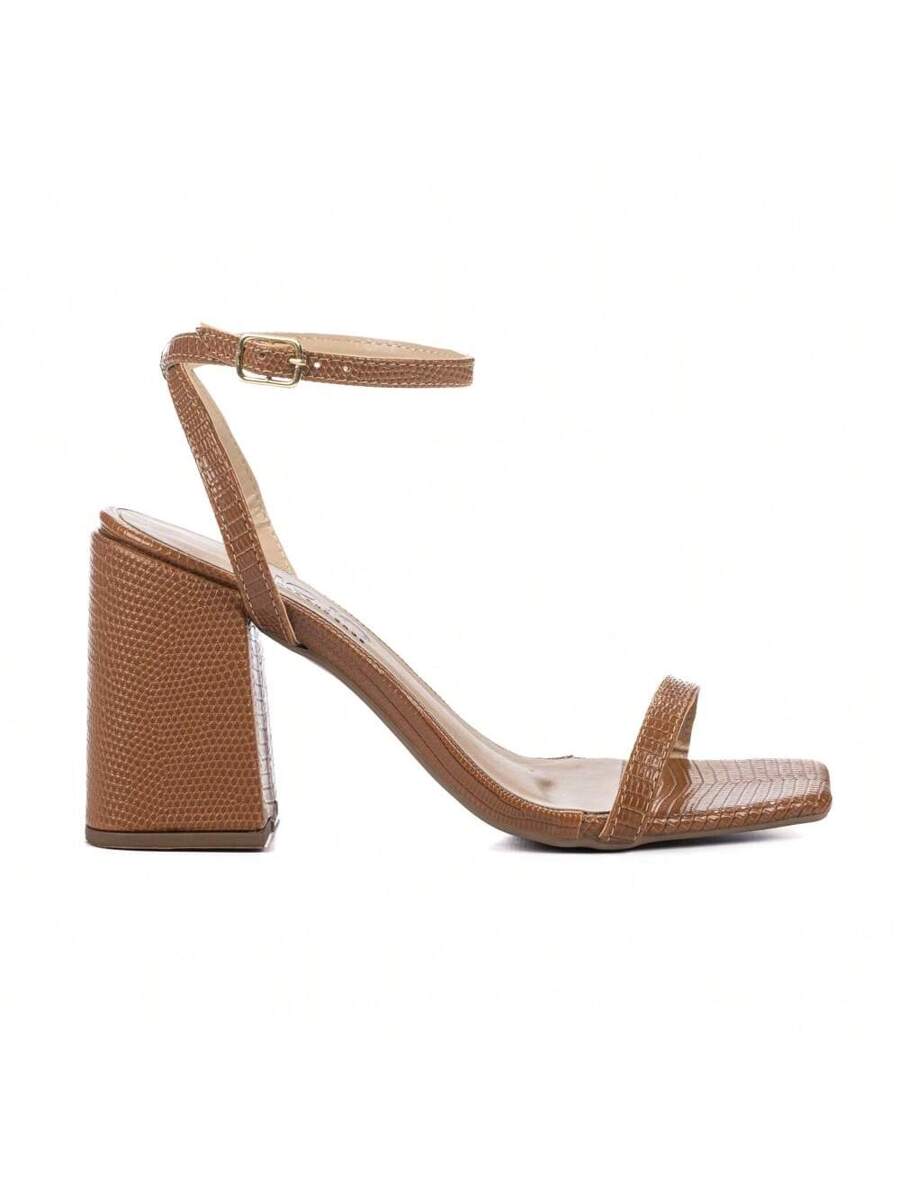 Woman's Kitten heel