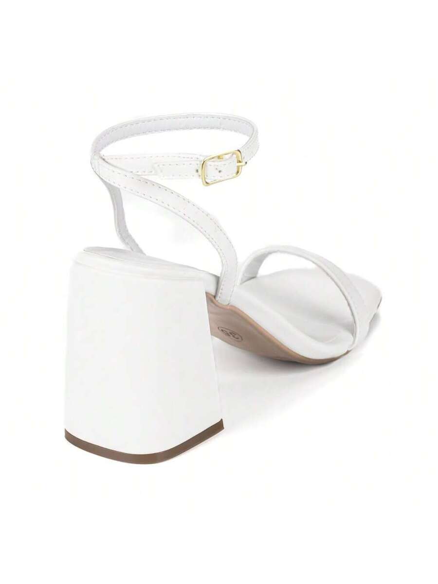 Woman's Kitten heel