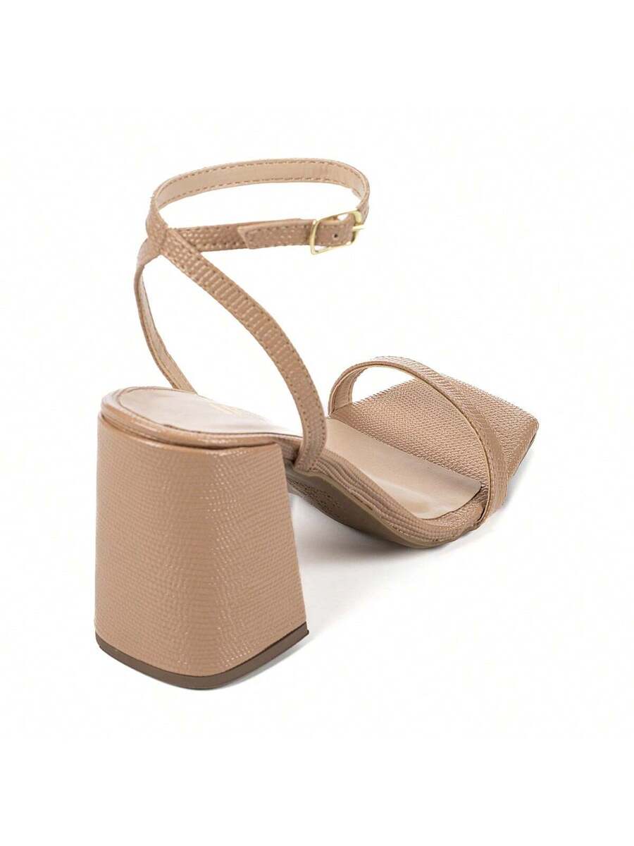 Woman's Kitten heel