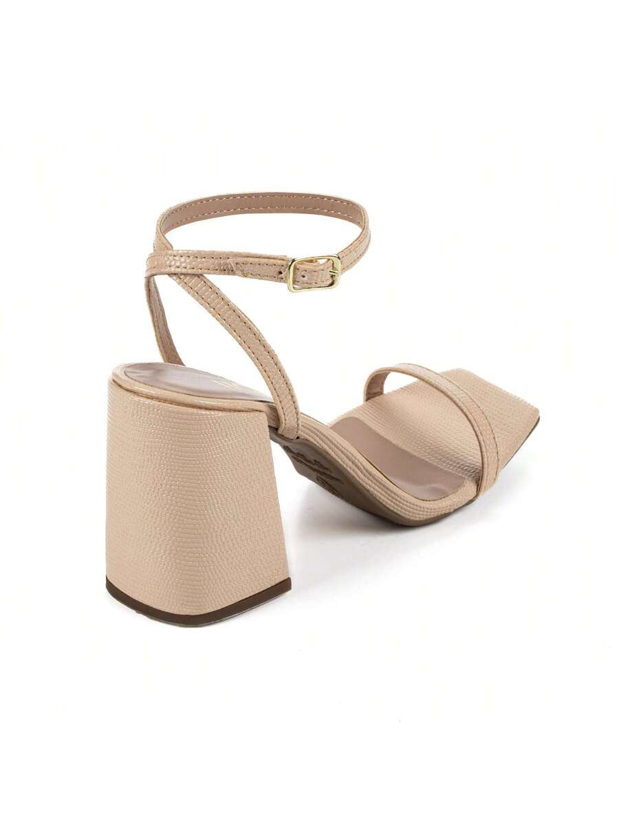Woman's Kitten heel