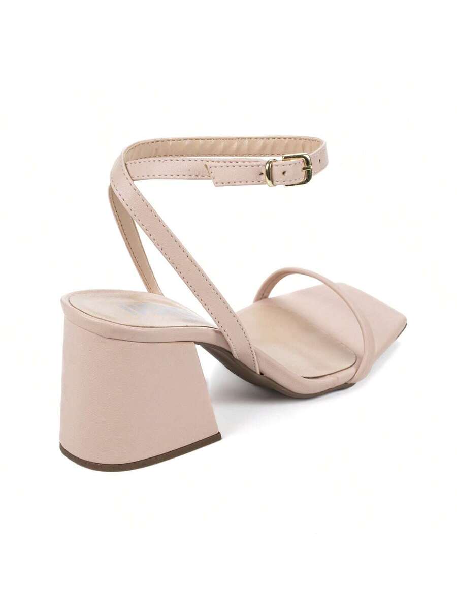 Woman's Kitten heel