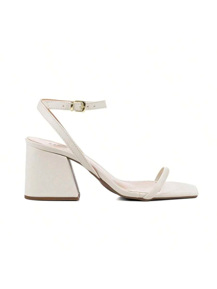 Woman's Kitten heel