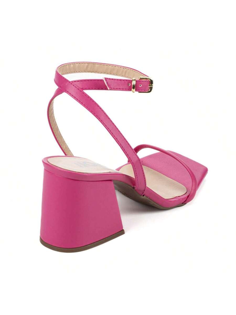 Woman's Kitten heel