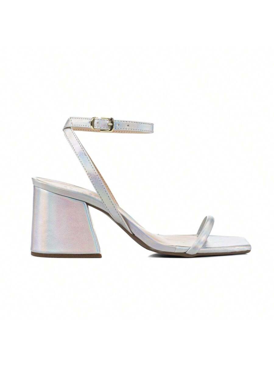 Woman's Kitten heel