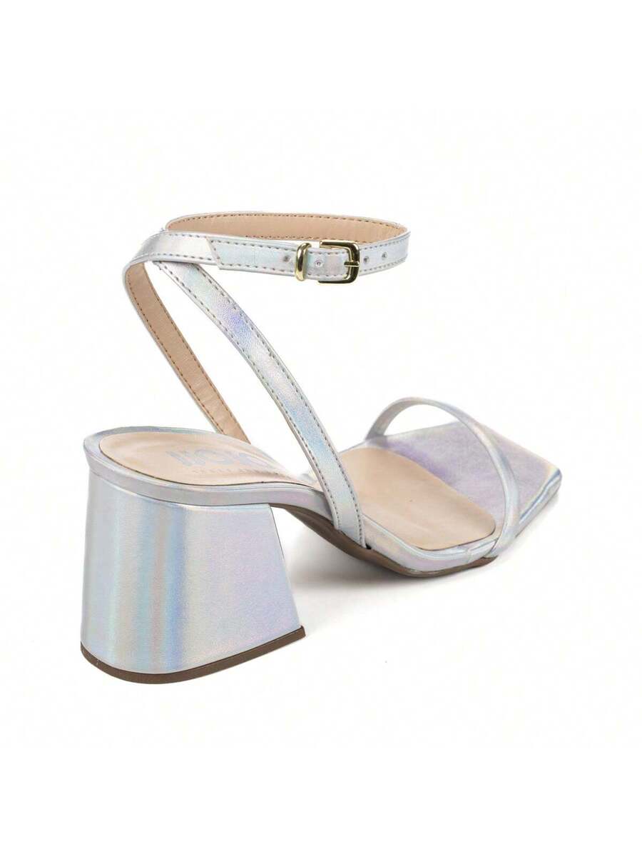 Woman's Kitten heel