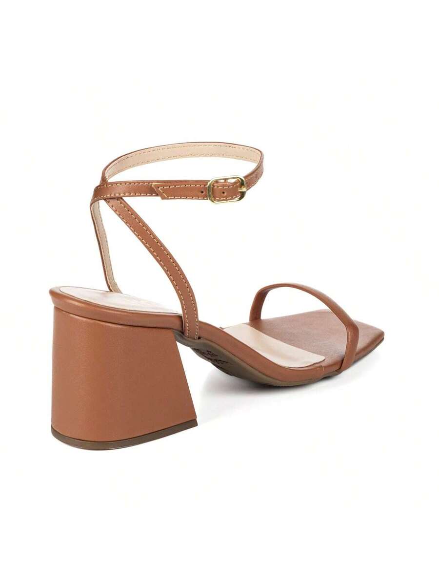 Woman's Kitten heel