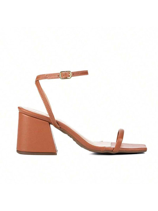 Woman's Kitten heel