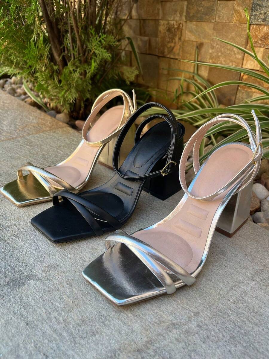 Woman's Kitten heel