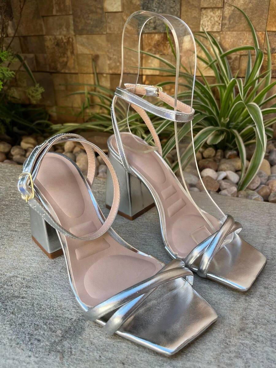 Woman's Kitten heel