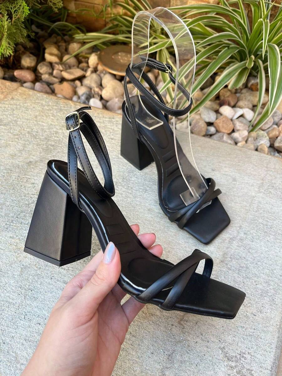 Woman's Kitten heel