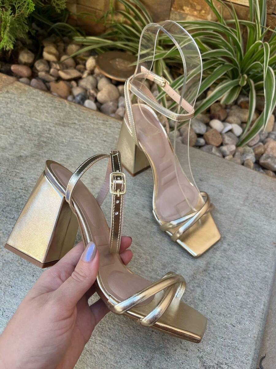 Woman's Kitten heel