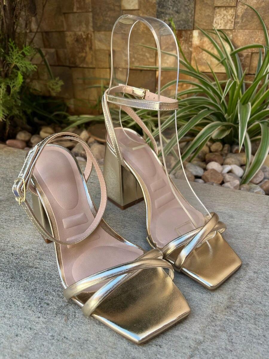 Woman's Kitten heel