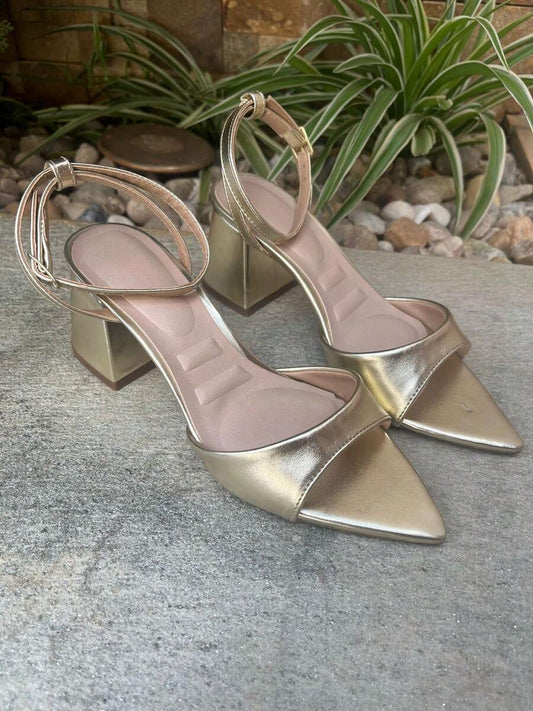 Woman's Kitten heel
