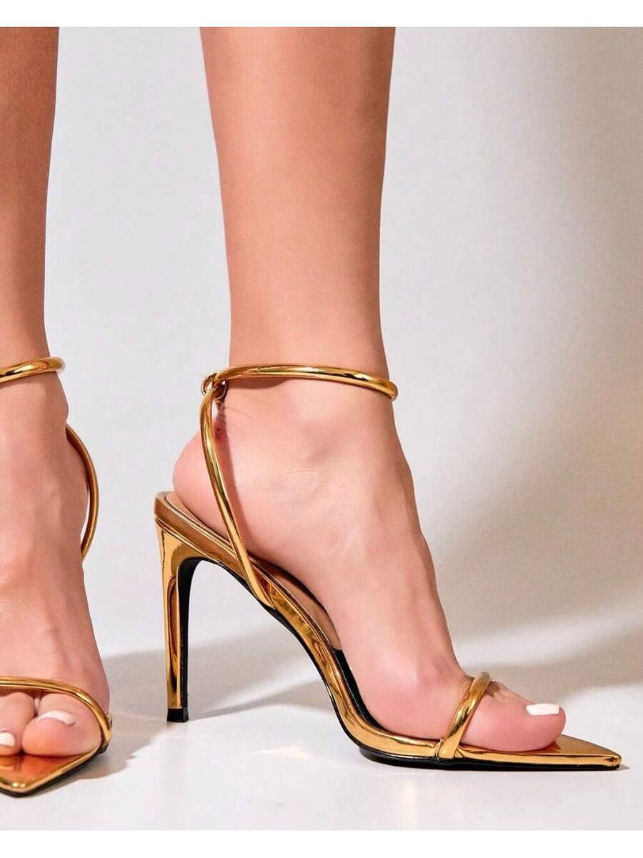 Woman's Kitten heel