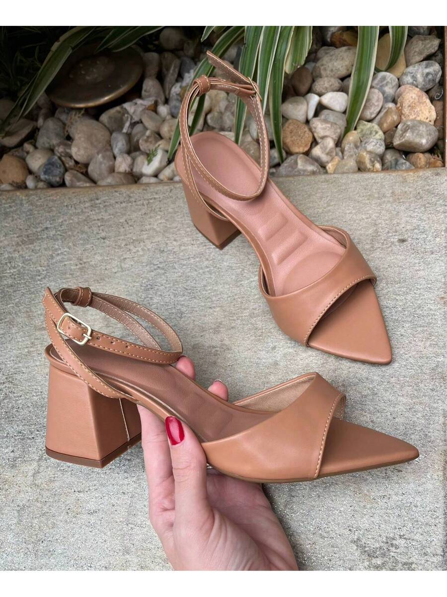 Woman's Kitten heel