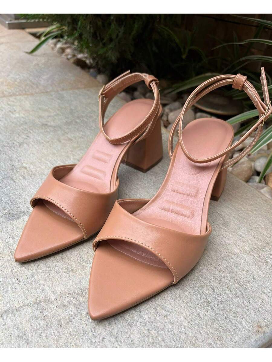 Woman's Kitten heel