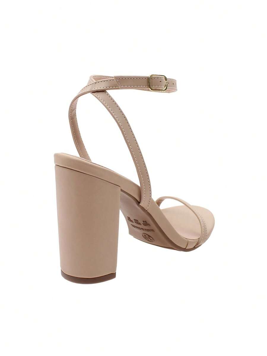Woman's Kitten heel