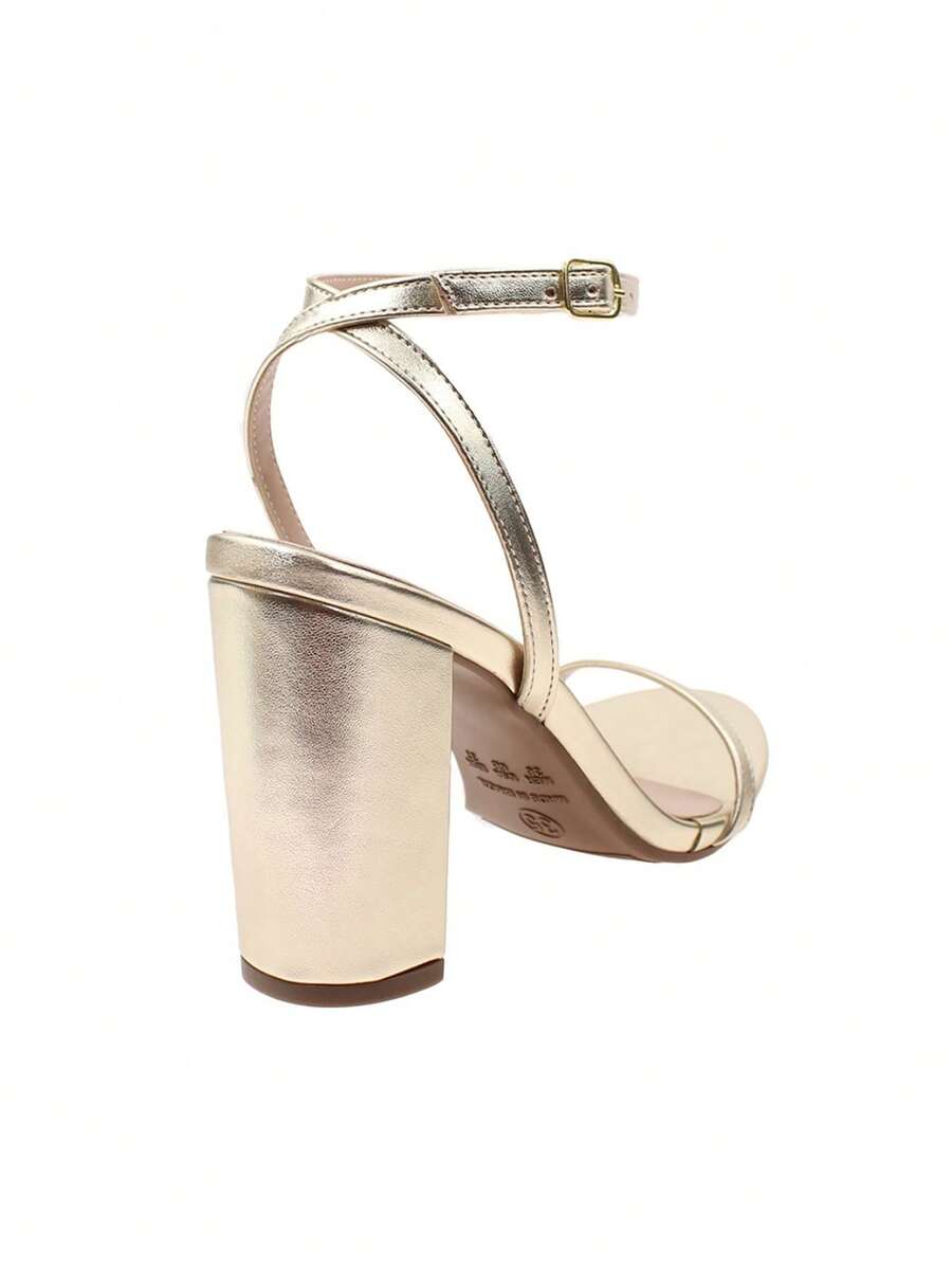Woman's Kitten heel