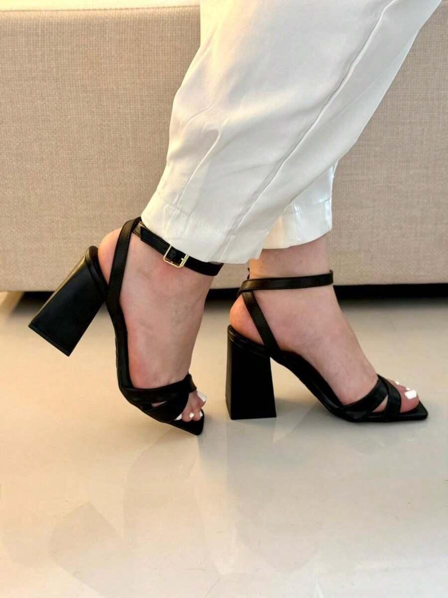Woman's Kitten heel