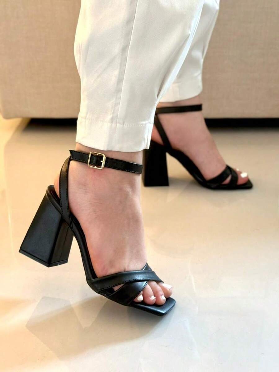 Woman's Kitten heel