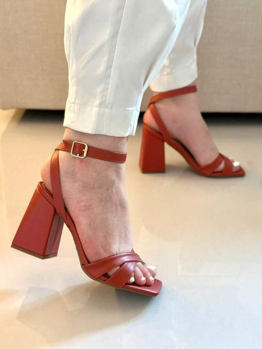 Woman's Kitten heel