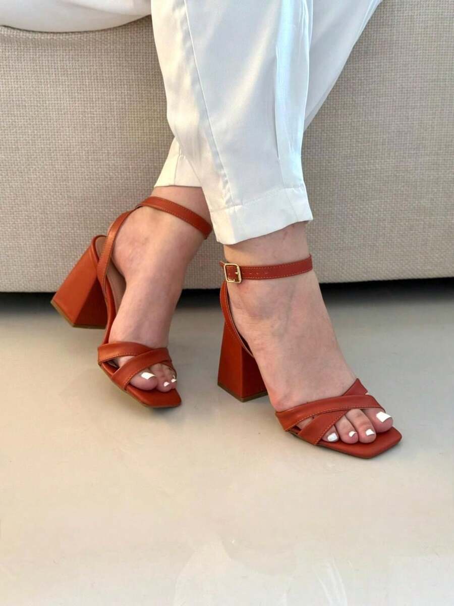 Woman's Kitten heel