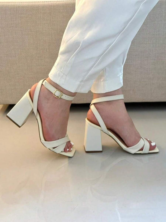 Woman's Kitten heel