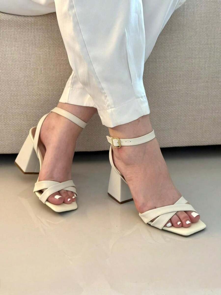 Woman's Kitten heel