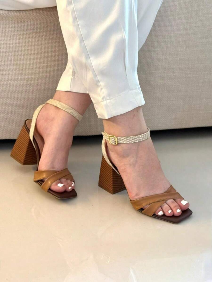 Woman's Kitten heel