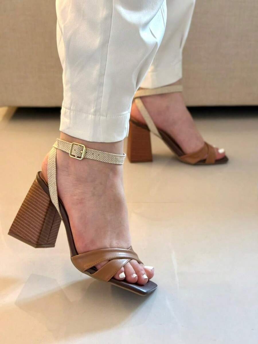 Woman's Kitten heel