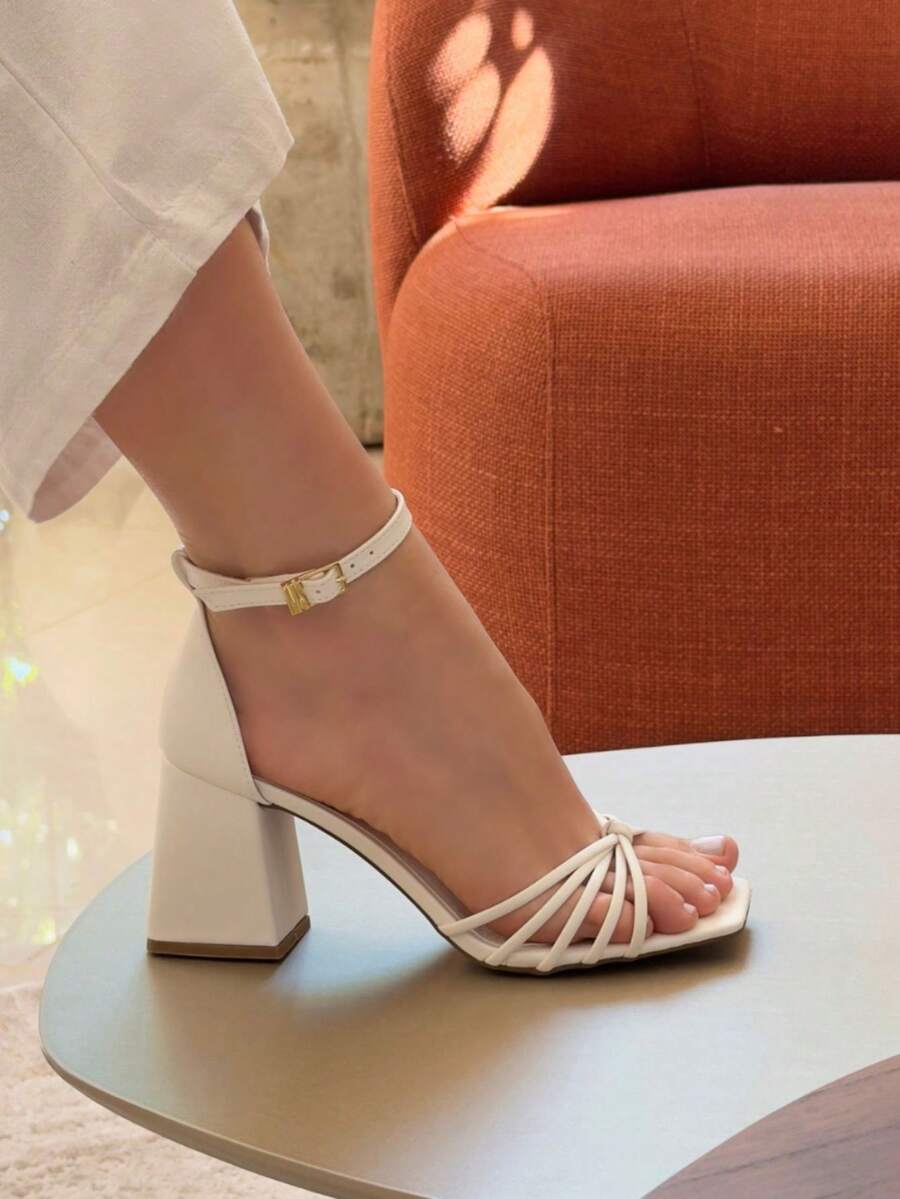 Woman's Kitten heel