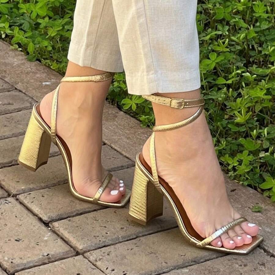 Woman's Kitten heel