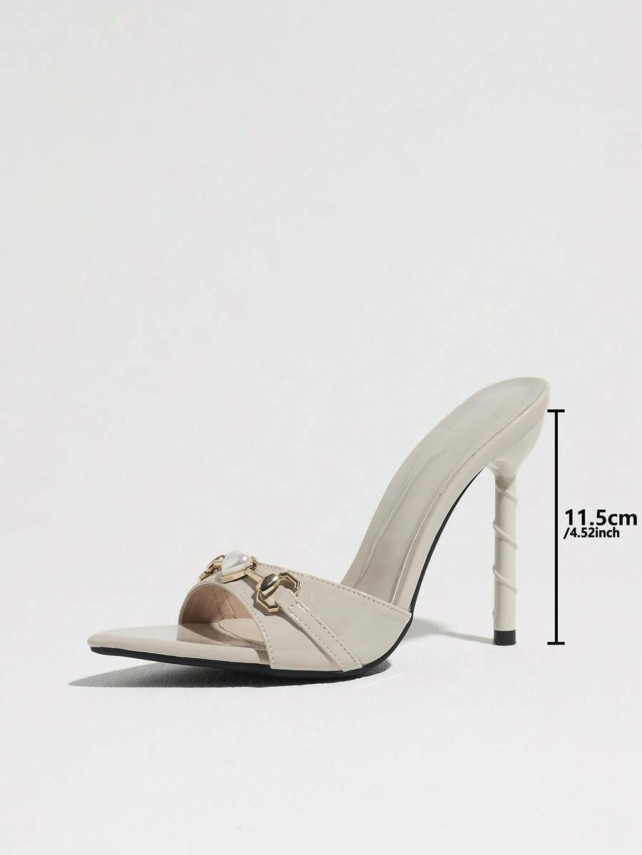 Woman's Kitten heel