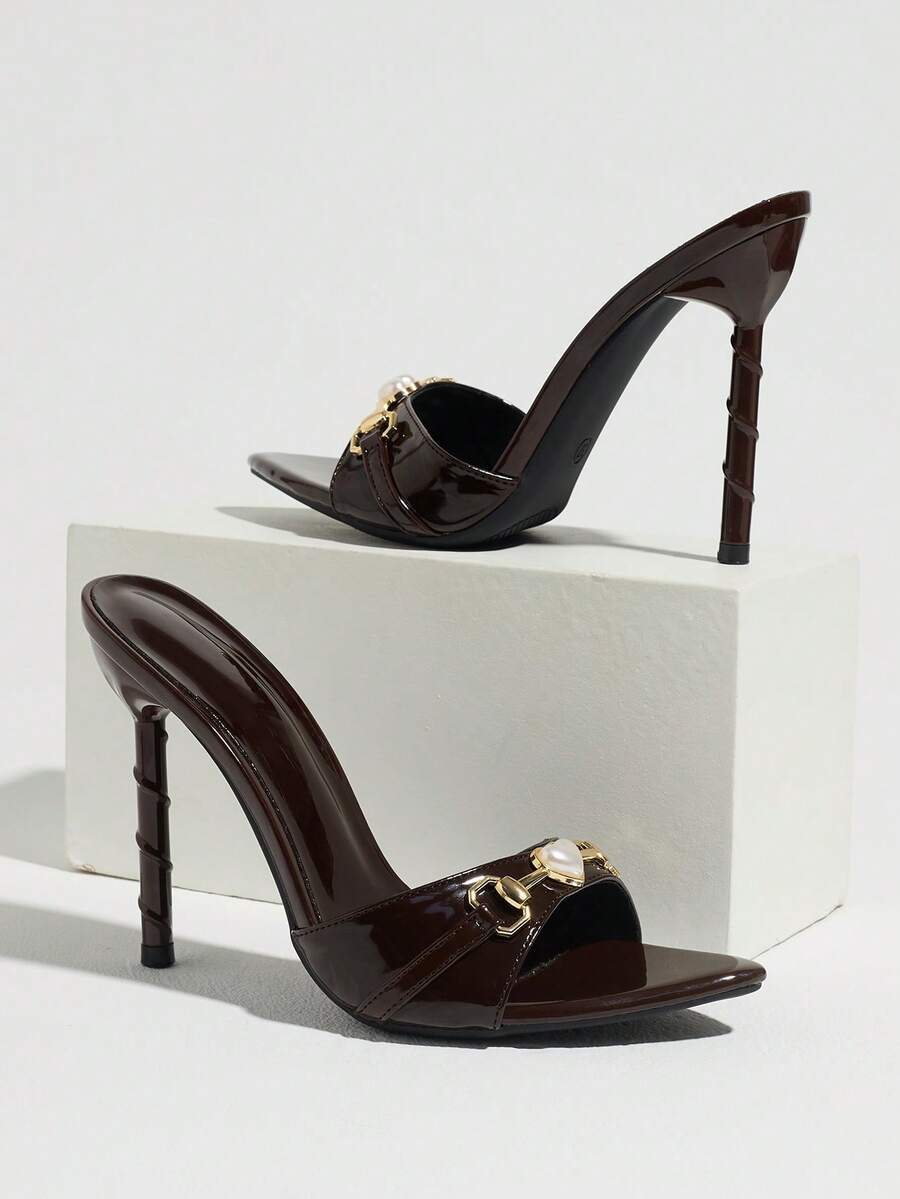 Woman's Kitten heel